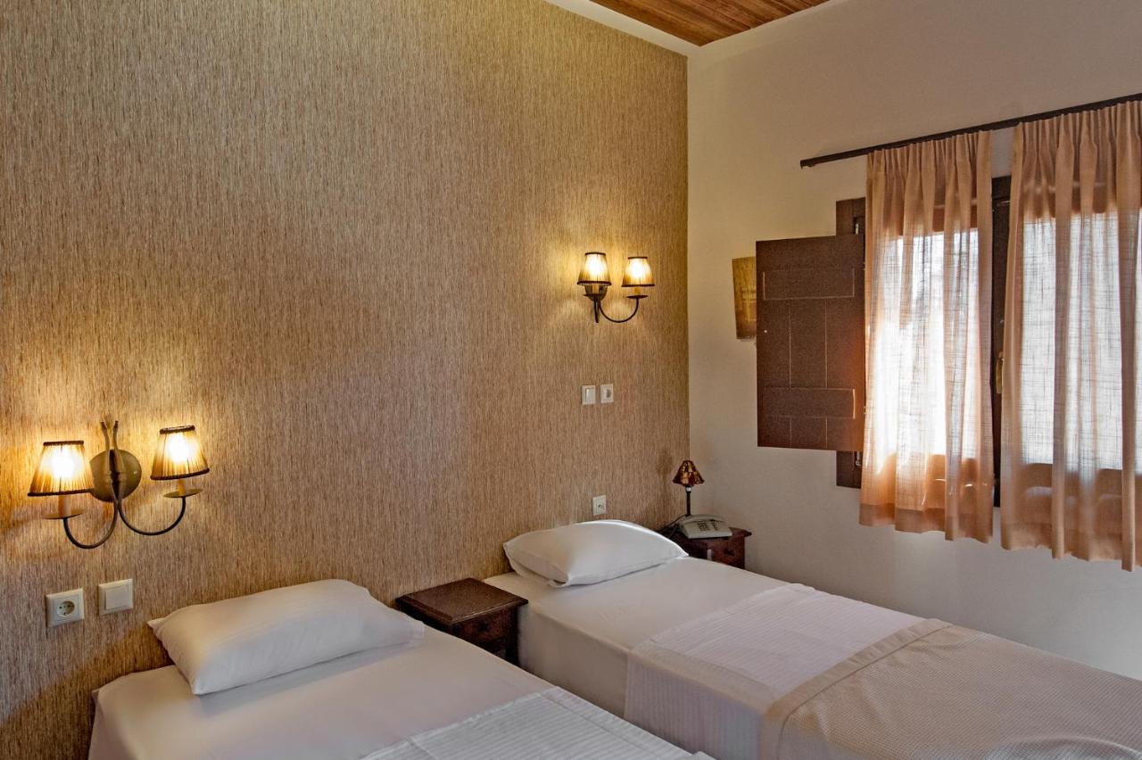 Polys Guest House Katachas Exterior photo